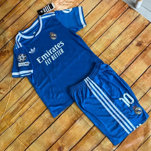 Real Madrid Kylian Mbappé 2025-26 Set For Kids - Picture 5 of 7